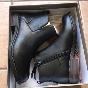 🆕Hyla Black Booties🆕